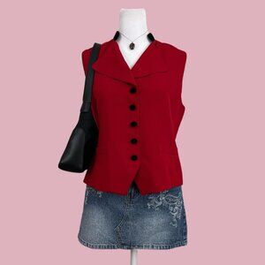 red vintage 90s vest top downtown it girl mode off duty elevated basic
